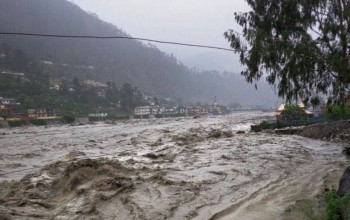 महाकाली उर्लिएपछि तटीय क्षेत्रमा कटान; नदीको बहाव उच्च भएपछि बस्ती डुबानमा   